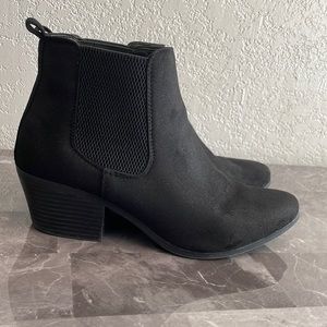 New Look Western  Black Suede Booties Size 7